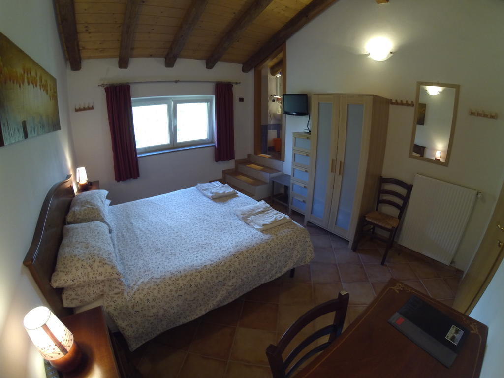 Al Campo Di Sotto Bed & Breakfast Buia Quarto foto