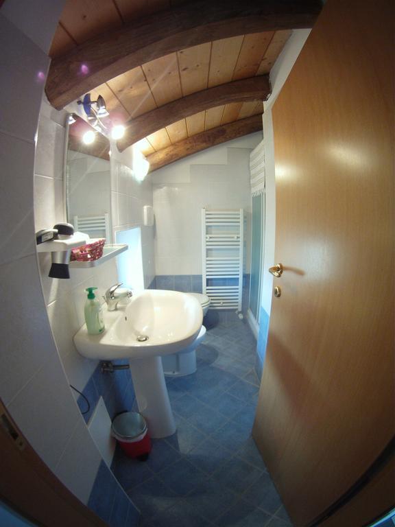Al Campo Di Sotto Bed & Breakfast Buia Quarto foto